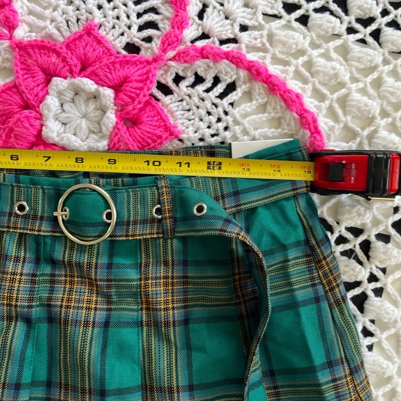 NWT plaid pleated mini skirt size M by Almost Famous marked M see measurements - Picture 6 of 8
